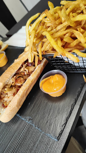 Photo 2 - Le Gourmet Burger
