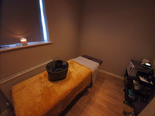 Massage and beauty by Ellie