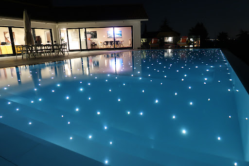 Photo de Pool & Light by Patrick Mazure à Nice (06000;06100;06200;06300)