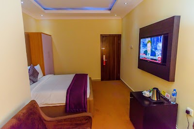Photos of CribVille Hotel & Suites