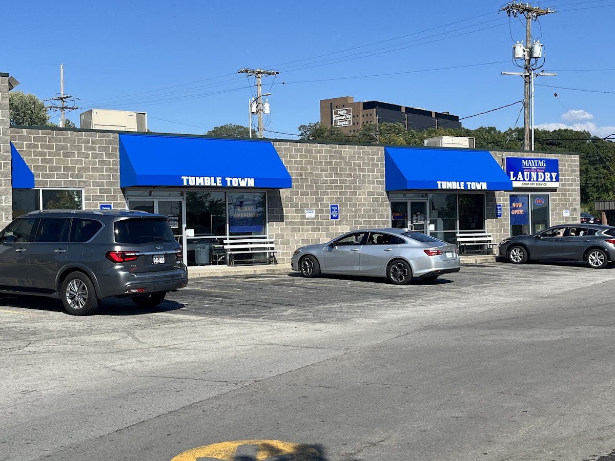 Tumble Town Laundry storefront and entrance in Kansas City