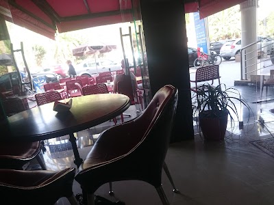 Photos of Caf&eacute; RED