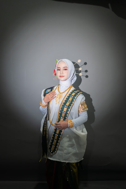 Studio makeup by Mythaa makeup arts