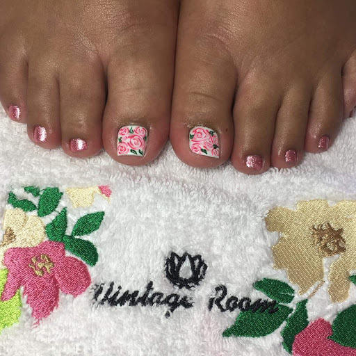 Vintage Room Salon & Boutique - Thumbnail