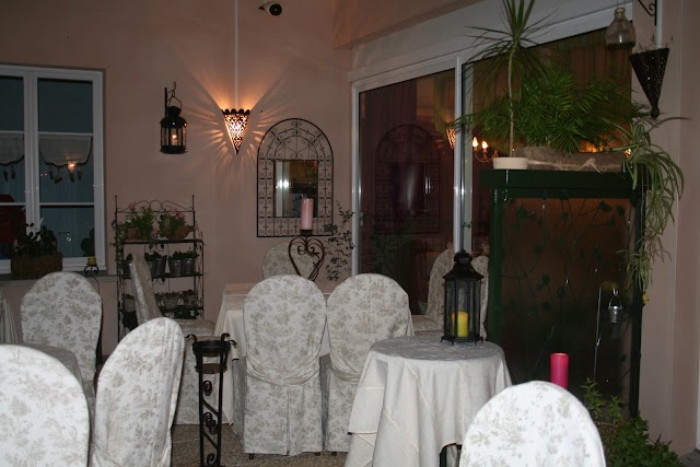 Hôtel Restaurant La Terrasse - ouvert tous les jours en été - Hôtel ouvert tous les jours sauf Dimanche soir - Restaurant Fermé Dimanche soir et Lundi -