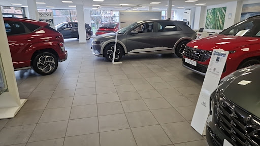 Brayley Hyundai St Albans Gallery - United Kingdom