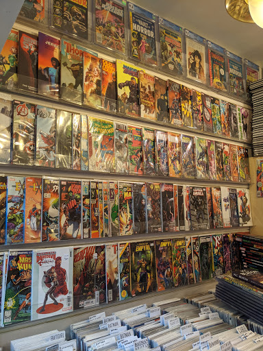 Universal Export - Back Issue Comics - Visual