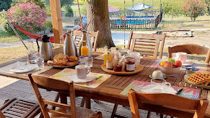 Photo n°60 de Casa Sana Maison d'hôtes Gite et hébergement insolite écolo proche Périgord dans la campagne Charentaise sud à Pillac (Love hotel)