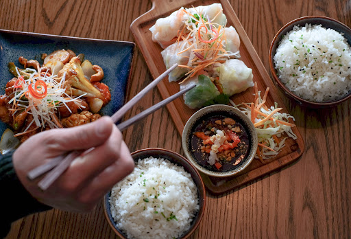 NomNom Kitchen - Thumbnail