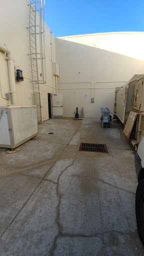 Waterside Shops: Service Court 3 / Loading Zone 3