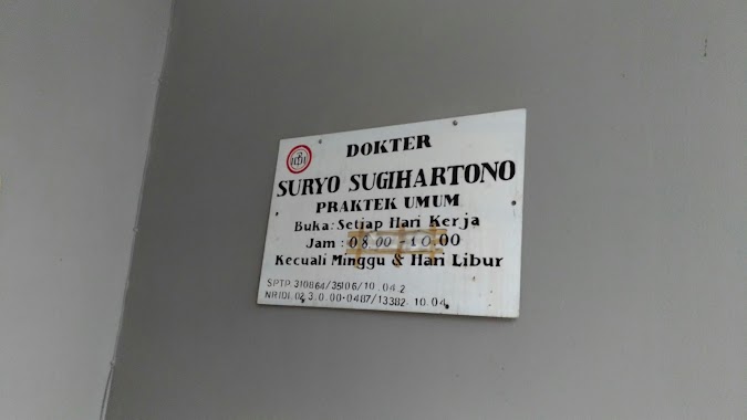 Praktek Dokter Suryo Sugihartono, Author: Anton Liauw