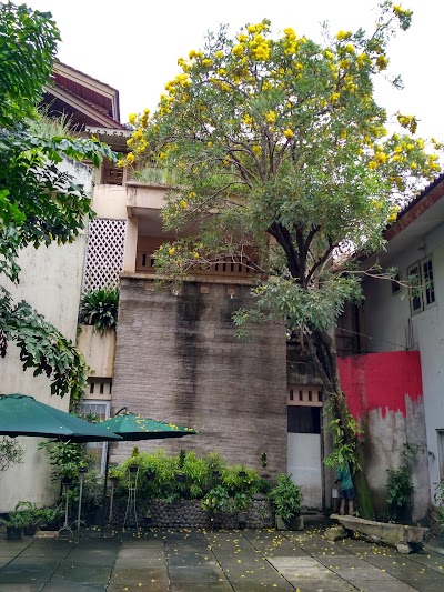 Photos of Edwin's Gallery