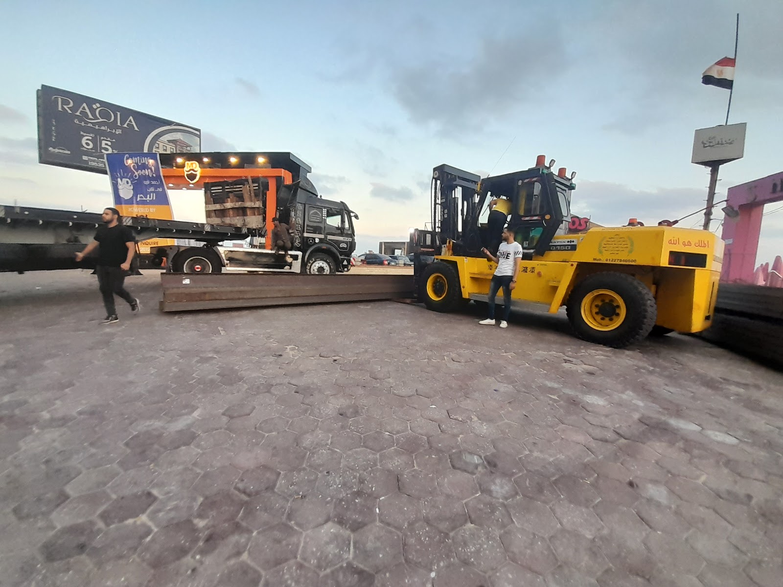 ايجار اوناش رفع و النقل و خدمات المواقع تخزين الحاويات و خدمات التركيبات و خدمة الشركات الانشائية - صورة 2