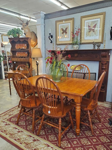 Sugarplums Antiques - Thumbnail