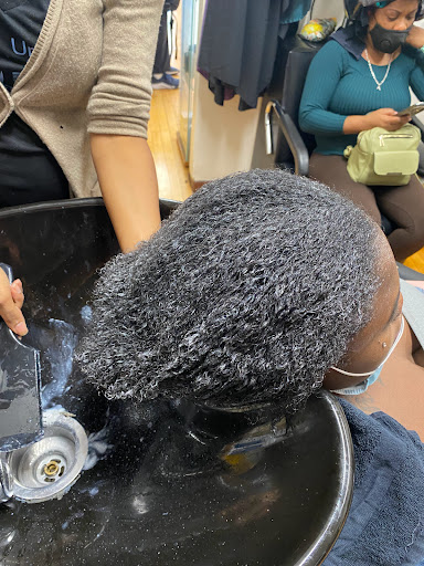 Tania's Unisex Dominican Beauty Salon - Thumbnail