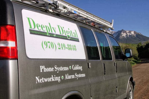 Deeply Digital - Visual