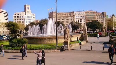 Photos of Pla&ccedil;a de Catalunya