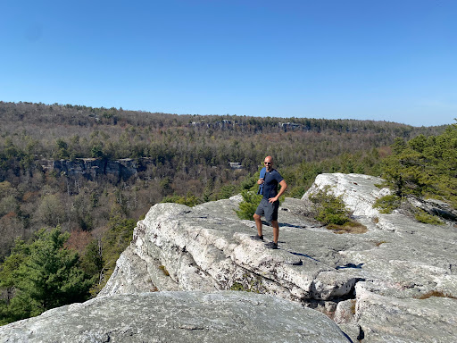 Lake Minnewaska Carriage Road trailhead - Thumbnail