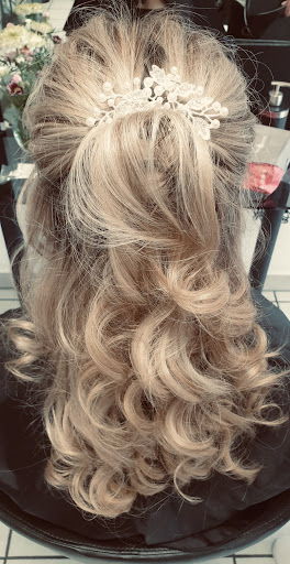 Friseursalon ,, haarsträubend gut,, - Thumbnail