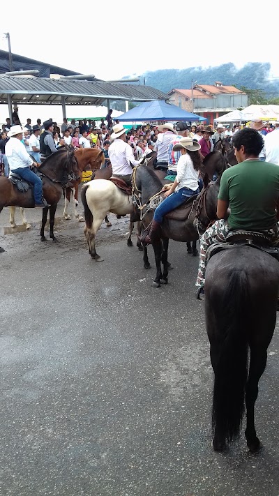 Photos of Plaza Comercial Lumbaqui