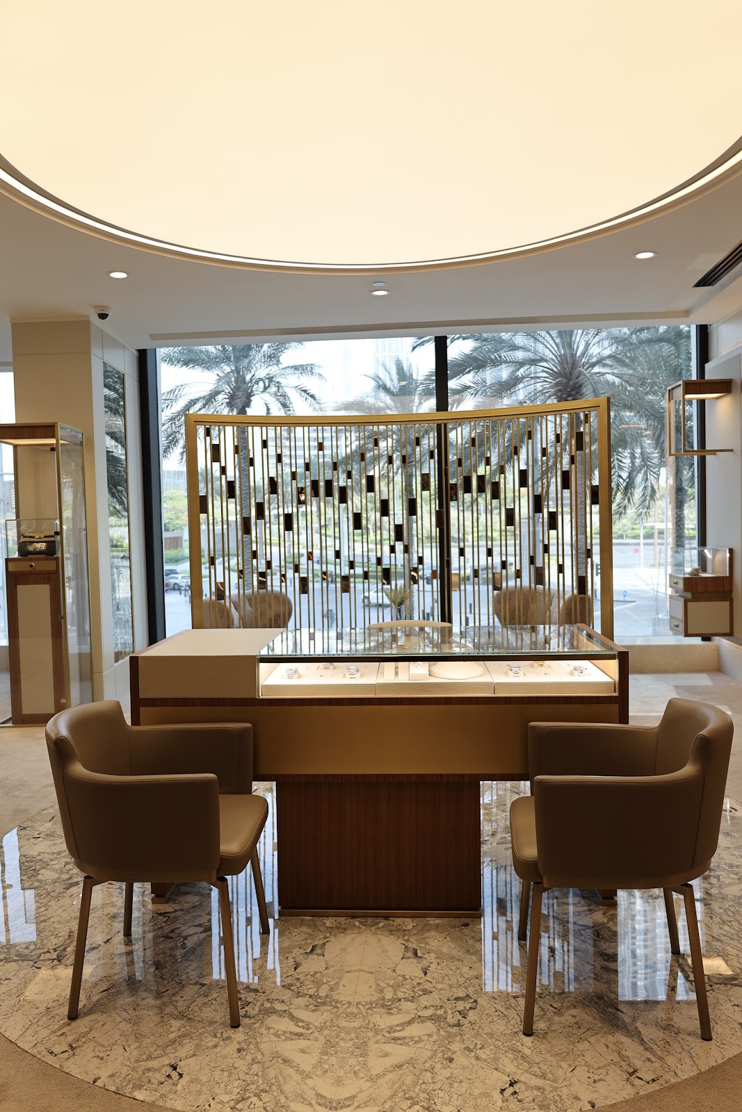 Watches investments & Bag Dreamer X EmiratiOne - صورة 2