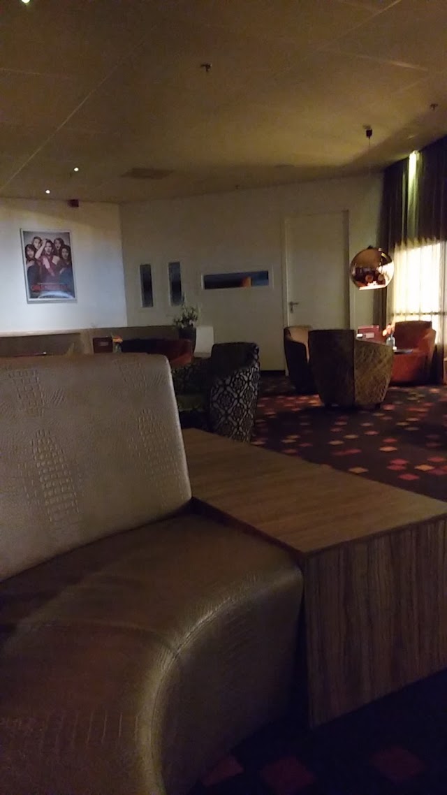 CineLounge