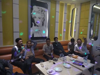 Photos of DIVA FAMILY KARAOKE MARELAN