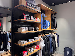 Photo n°22 de THE NORTH FACE Angers à Angers (Magasin d'équipements sportifs d'extérieur)