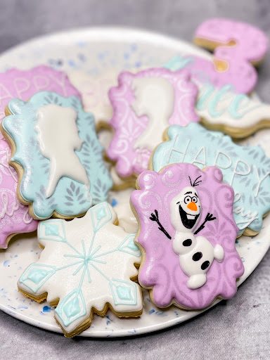 Pretty Pineapple Bakery - Visual