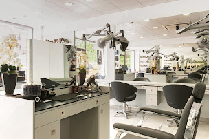 Photo n°2 de Sainte'm Coiffure à Cormeilles-en-Parisis (Salon de coiffure)