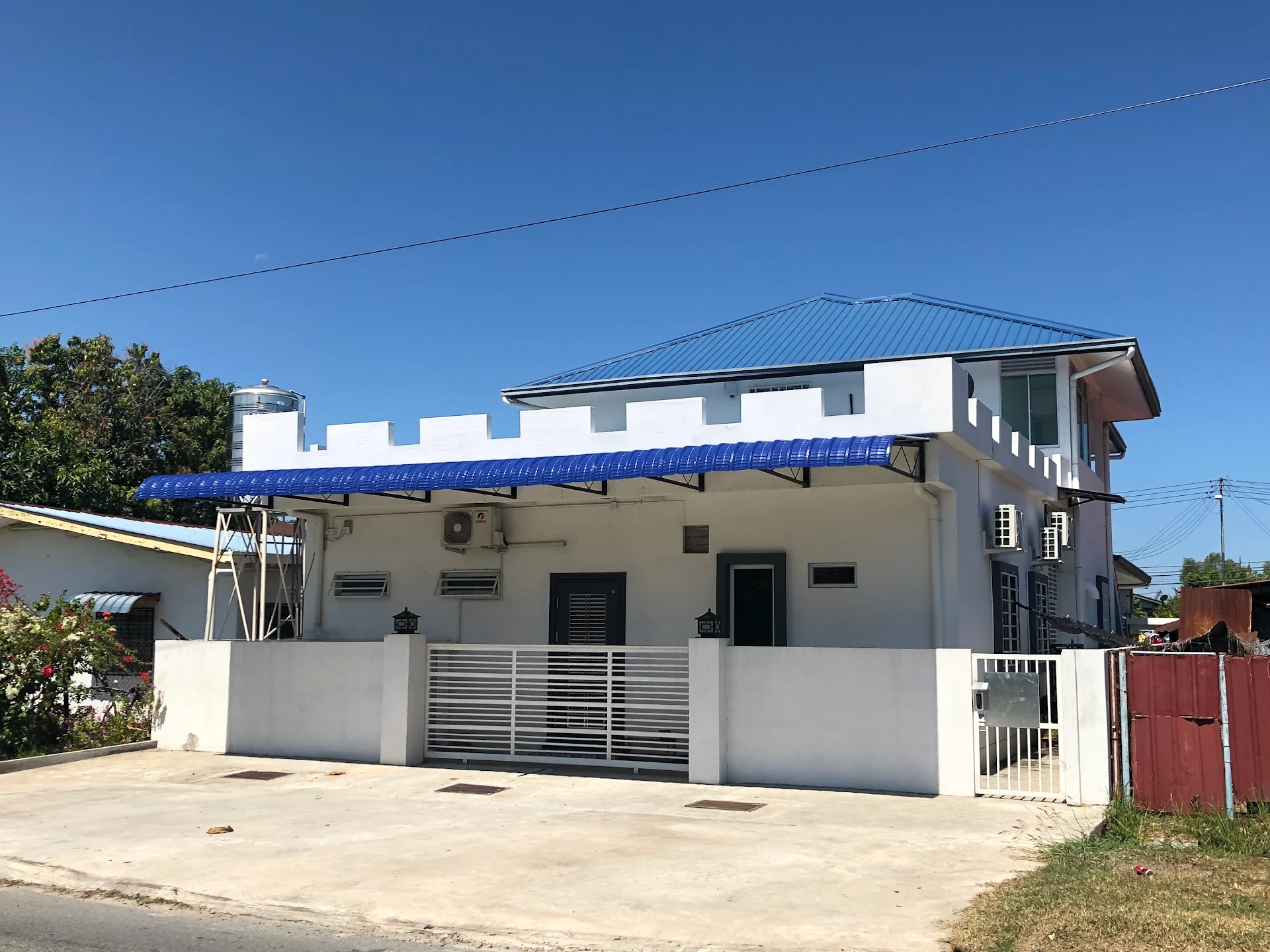 Four Seasons Homestay Kepayan 四季小屋