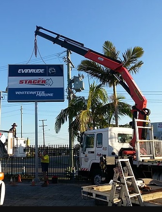 Crane Truck Hire & Transport Services - On The Move Transport - Gold Coast And Brisbane - Thumbnail