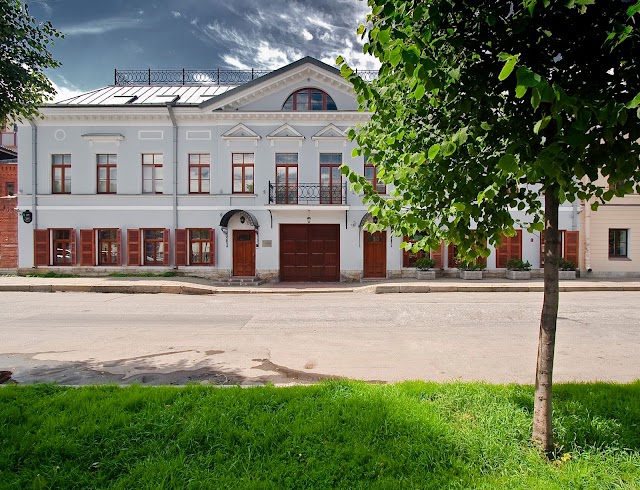 Alexander House