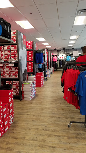 New Balance Factory Store Gilroy - Thumbnail