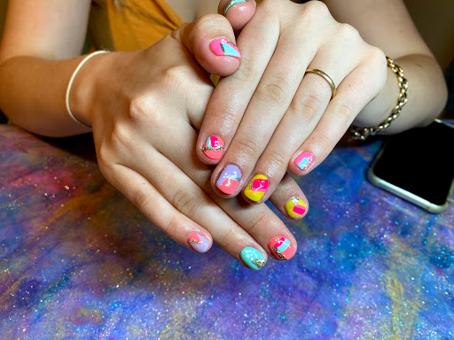 MÓR NAILS - Visual