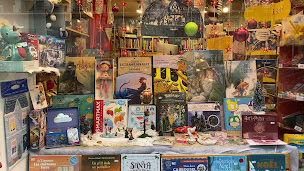 Photo n°11 de CHARLYLIT à Levallois-Perret (Magasin de jeux de cartes/jeux de plateaux)