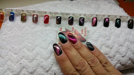 Bella Brunotte Das Extravagante Nagelstudio - Thumbnail