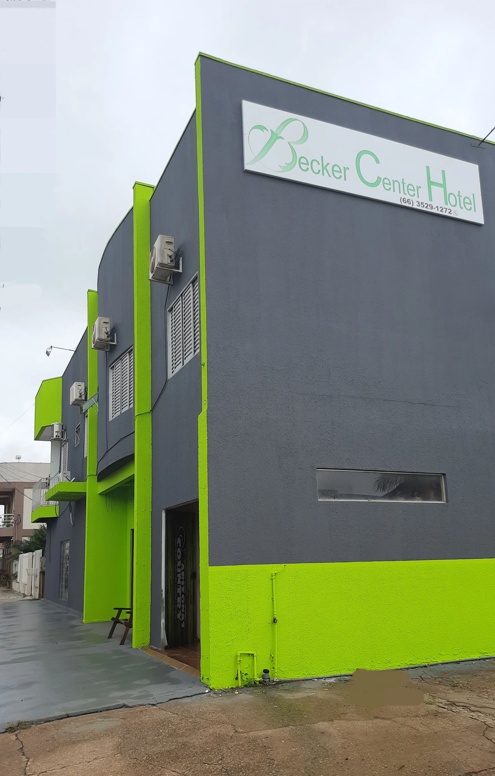 Becker Center Hotel