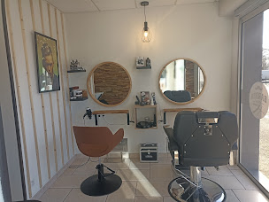 Photo n°1 de L'atelier de Charlotte à La Chapelle-des-Marais (Salon de coiffure)