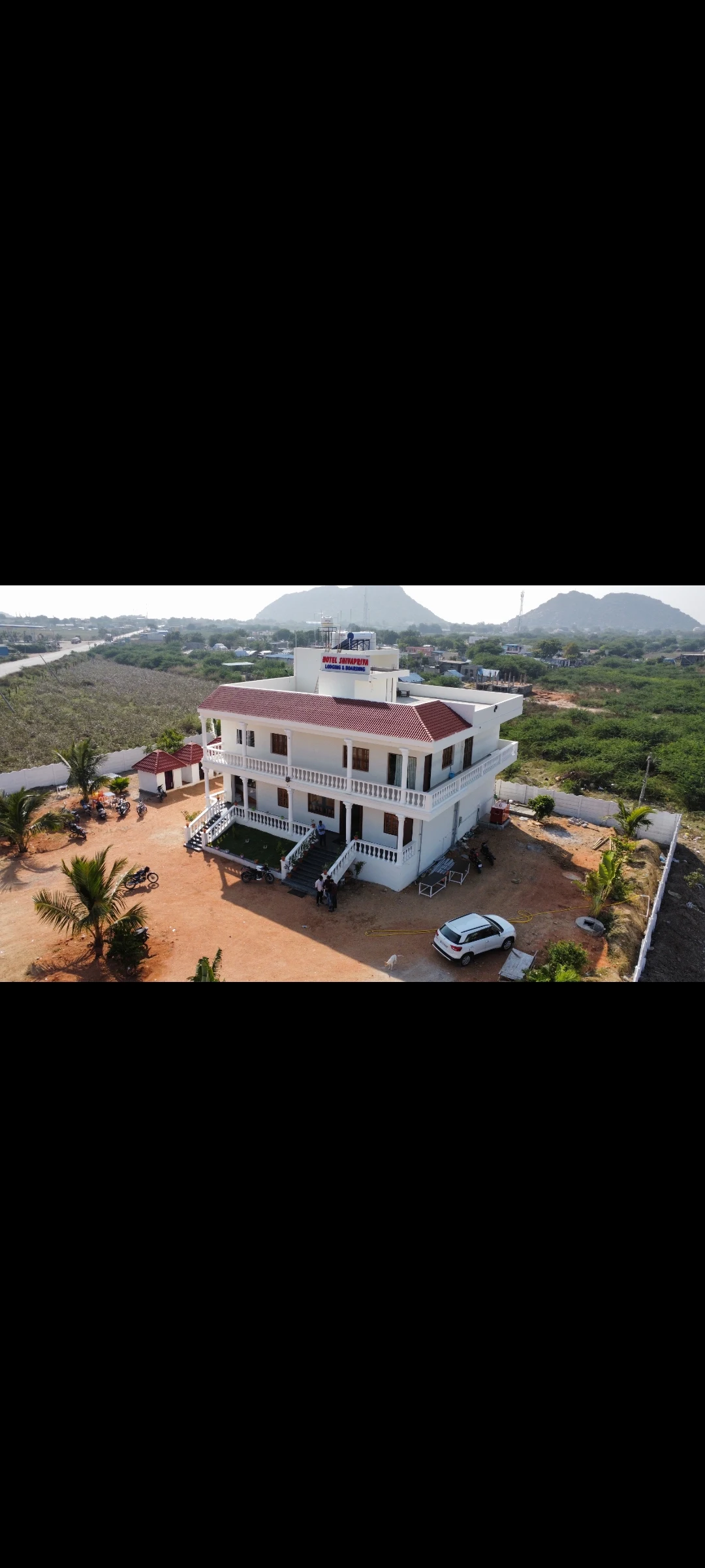 Hotel Shivapriya Lodging, Bar and resturant