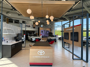 Photo n°3 de Toyota Compiègne Gueudet 1880 à Jaux (Vendeur de voitures d'occasion)