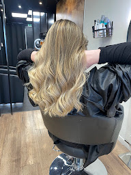 Photo n°6 de La petite coupe à Poitiers (Salon de coiffure)