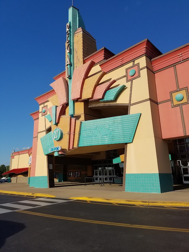 Regal Cinemas Hollywood 27 & RPX