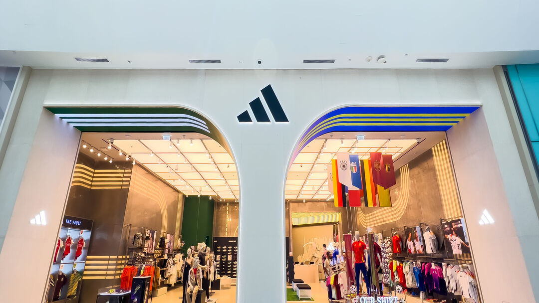 adidas Football store - صورة 3