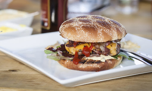 915 Pub & Grill - Thumbnail
