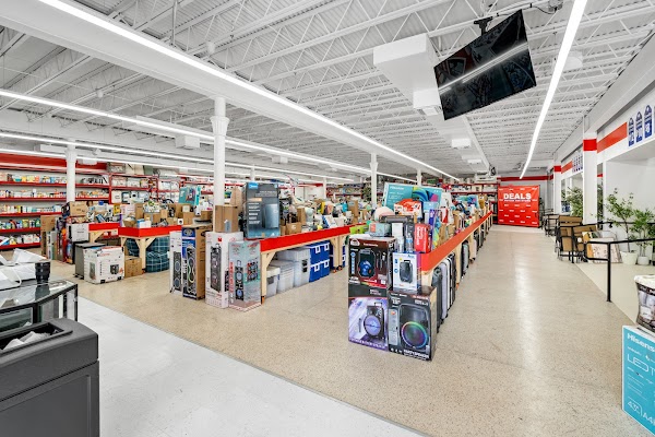 Deals Outlet Bin Store photo 3