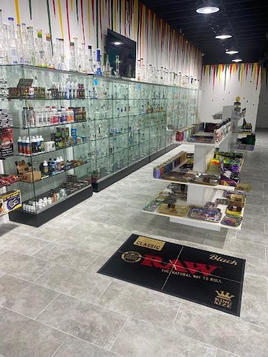 Roll N Lit Smoke Shop - Thumbnail