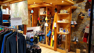 Photo n°10 de Mille et une Montagnes - Location / Vente de matériels de ski de rando et textiles montagnes à Font-Romeu-Odeillo-Via (Magasin d'articles de sports)