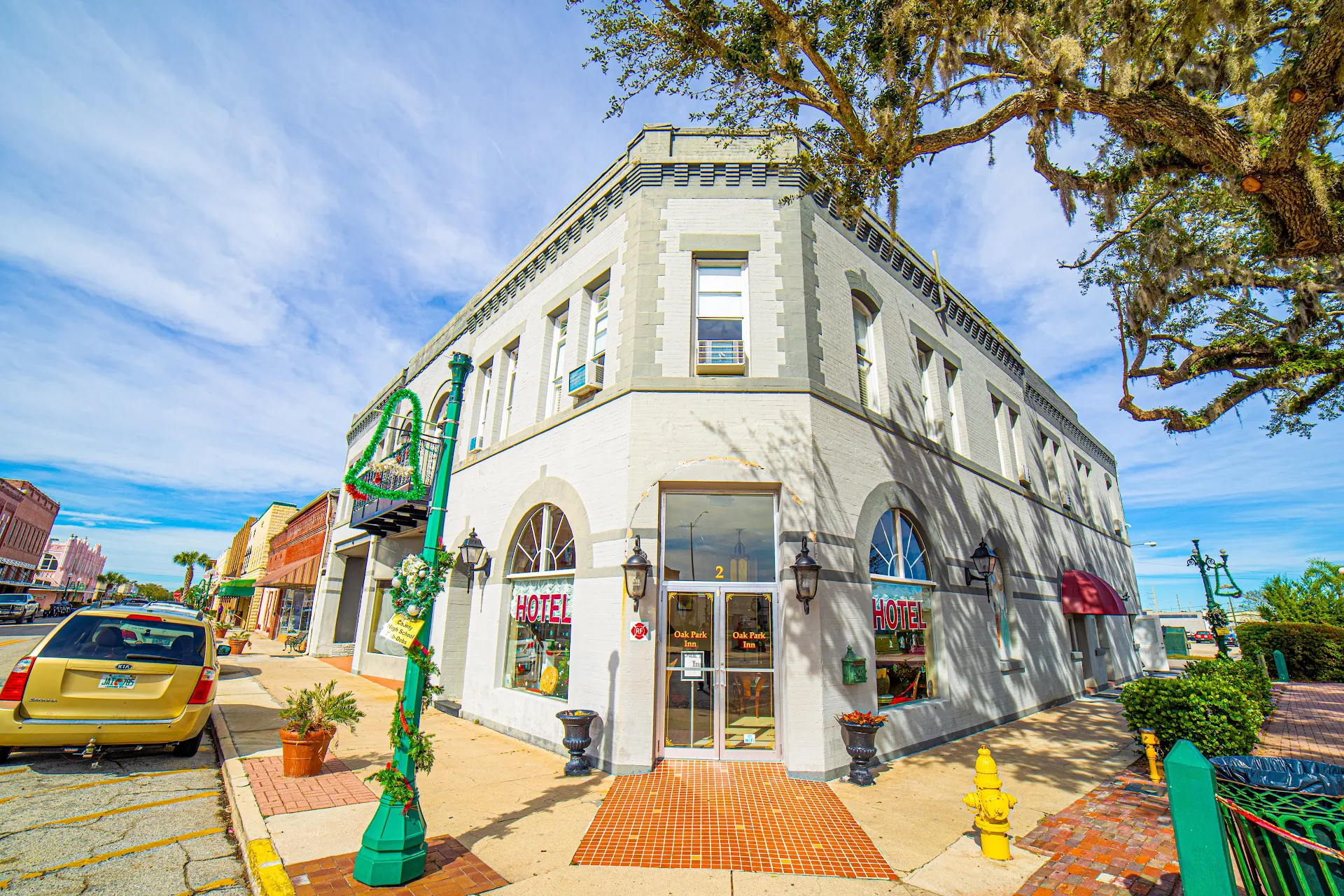 Oak Tree Hotel