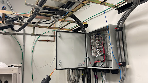 BAY AREA SPOTLIGHT ELECTRIC